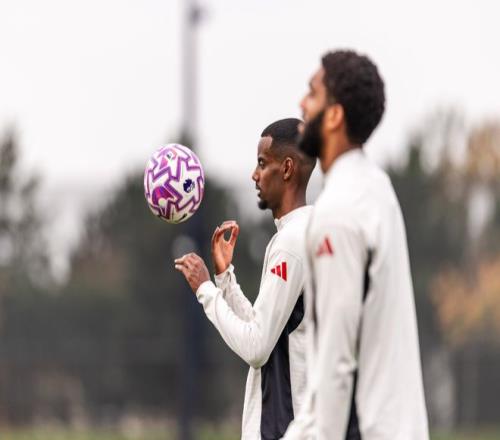 舞动擂台,格斗英雄翩,翩起舞,B体育官网,B,Sports,足球直播,篮球赛事,体育高清,NBA直播